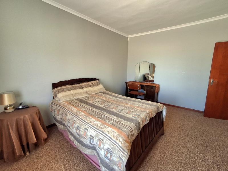 4 Bedroom Property for Sale in Britannia Bay Western Cape